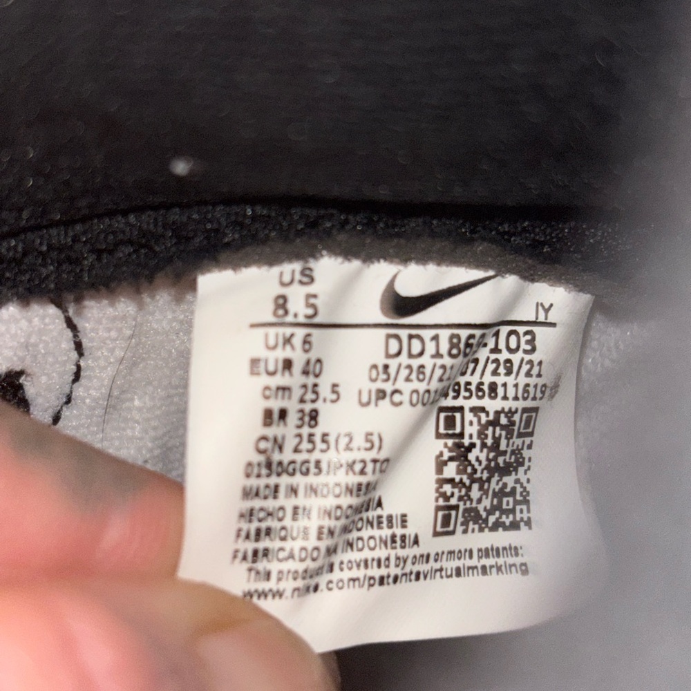 Nike Dunk High Sneakers - Picture 10 of 11